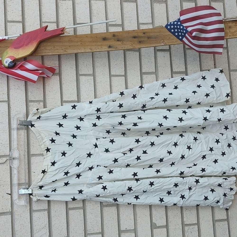 WHITE Skirt/Blue Stars - Picture 2 of 9